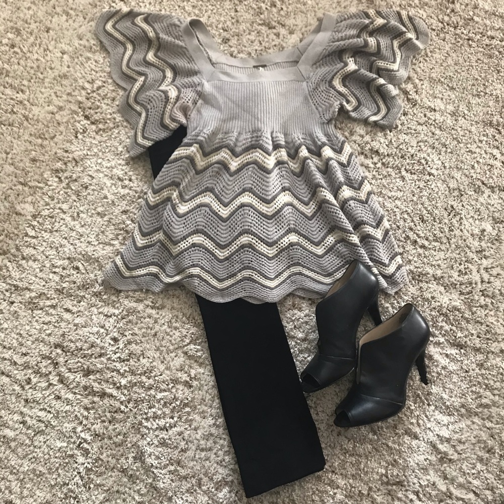 Free People Gray Chevron Flutter Slv Sweater- EUC